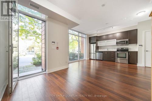 Th111 - 90 Stadium Road, Toronto, ON - Indoor Photo Showing Kitchen