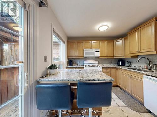 139 Scarboro Crescent, Toronto, ON - Indoor Photo Showing Kitchen