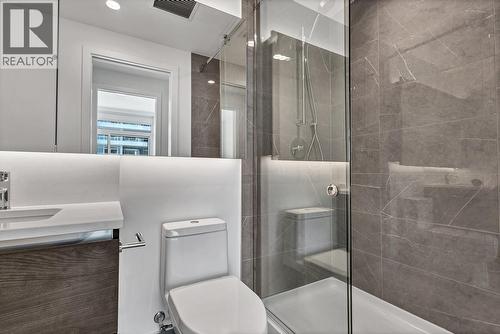 238 Leon Avenue Unit# 1104, Kelowna, BC - Indoor Photo Showing Bathroom