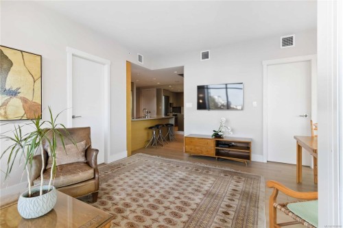 303-83 Saghalie Rd, Victoria, BC - Indoor