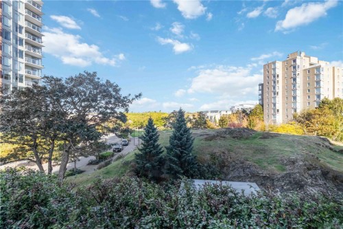 303-83 Saghalie Rd, Victoria, BC - Outdoor