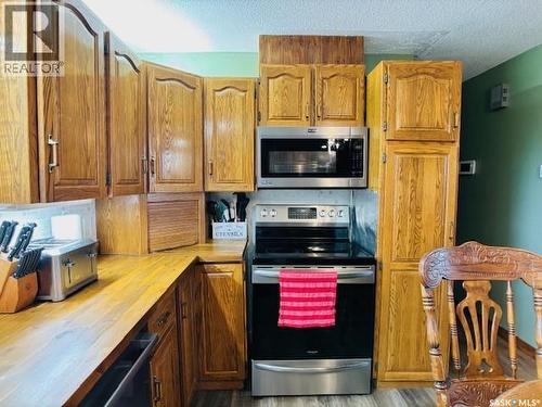 112 Fraser Avenue, Oxbow, SK - Indoor Photo Showing Kitchen