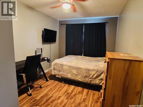 112 Fraser Avenue, Oxbow, SK - Indoor Photo Showing Bedroom