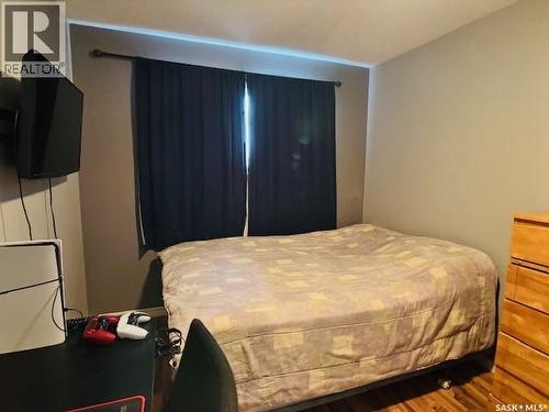 112 Fraser Avenue, Oxbow, SK - Indoor Photo Showing Bedroom