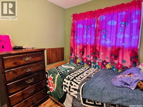 112 Fraser Avenue, Oxbow, SK - Indoor Photo Showing Bedroom