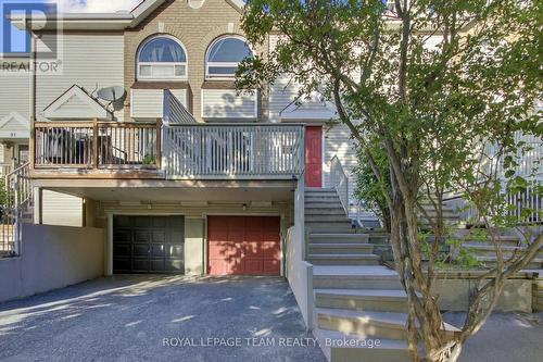 89 THORNBURY CRESCENT  Ottawa, ON K2G 6C4