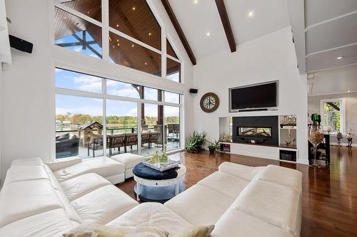 Salon - 979 Rue Garand, Saint-Jean-Sur-Richelieu, QC - Indoor Photo Showing Living Room With Fireplace