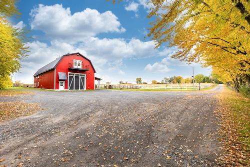 Grange - 979 Rue Garand, Saint-Jean-Sur-Richelieu, QC - Outdoor