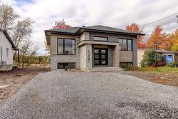 109 Rue Dubuc  Saint-Jean-Sur-Richelieu, QC J2X 5R3