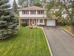 122 Av. Alston  Pointe-Claire, QC H9R 3E4
