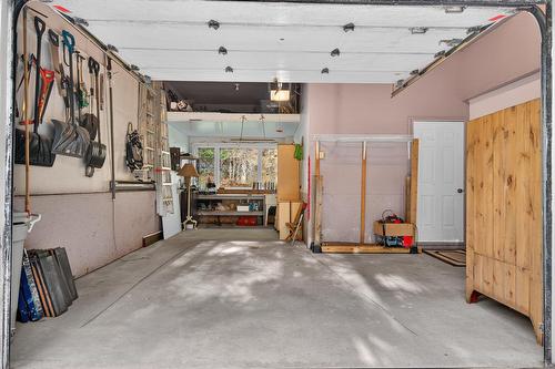 Garage - 296 Ch. Bréard, Mont-Tremblant, QC - Indoor Photo Showing Garage