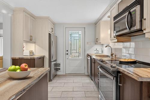 Cuisine - 296 Ch. Bréard, Mont-Tremblant, QC - Indoor Photo Showing Kitchen With Upgraded Kitchen