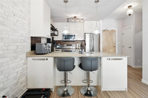 304-2871 Jacklin Rd, Langford, BC - Indoor Photo Showing Kitchen With Upgraded Kitchen