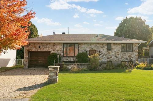 277 Rue Massey  Châteauguay, QC J6J 3P2