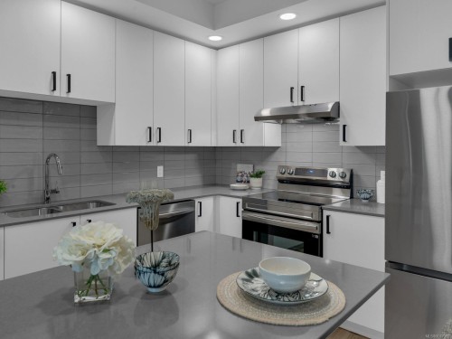 214-2390 City Gate Blvd, Langford, BC - Indoor Photo Showing Kitchen With Double Sink With Upgraded Kitchen