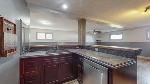 303 5Th Street, Cranbrook, BC - Indoor Photo Showing Kitchen