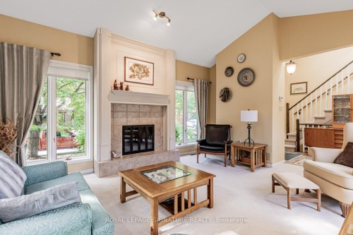25 Riverview Road, New Tecumseth, ON - Indoor Photo Showing Living Room With Fireplace