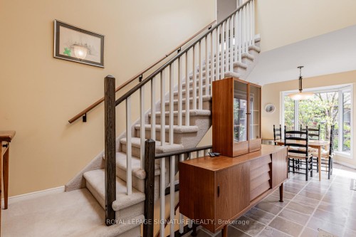 25 Riverview Road, New Tecumseth, ON - Indoor Photo Showing Other Room