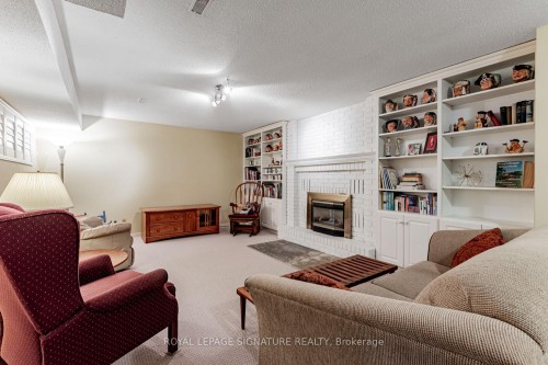 25 Riverview Road, New Tecumseth, ON - Indoor With Fireplace