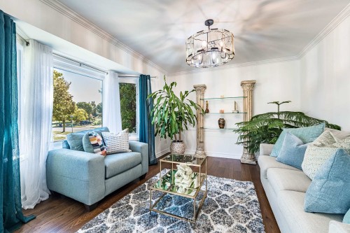 5571 Spangler Drive, Mississauga, ON - Indoor Photo Showing Living Room