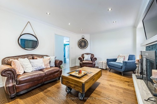 5571 Spangler Drive, Mississauga, ON - Indoor Photo Showing Living Room With Fireplace