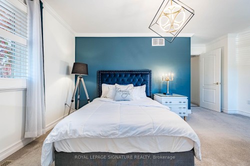 5571 Spangler Drive, Mississauga, ON - Indoor Photo Showing Bedroom