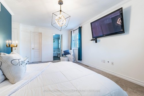 5571 Spangler Drive, Mississauga, ON - Indoor Photo Showing Bedroom