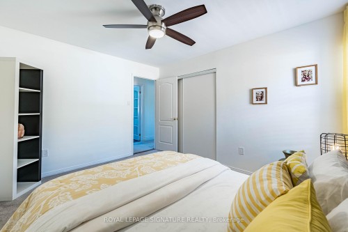5571 Spangler Drive, Mississauga, ON - Indoor Photo Showing Bedroom