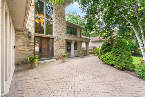 2130 Autumn Breeze Drive N, Mississauga, ON - Outdoor