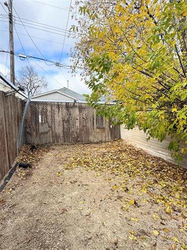 624 Ingersoll St, Winnipeg, MB 