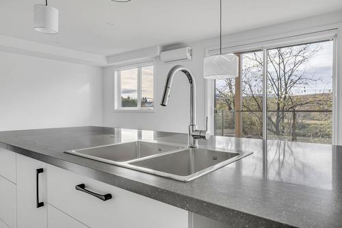 Cuisine - 4-41 Rue Bellevue, Saint-Anselme, QC - Indoor Photo Showing Kitchen With Double Sink
