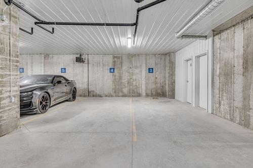 Garage - 3-41 Rue Bellevue, Saint-Anselme, QC - Indoor Photo Showing Garage
