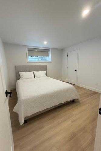 Chambre à coucher principale - 4840 Boul. Ste-Rose, Laval (Fabreville), QC - Indoor Photo Showing Bedroom