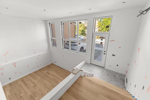 Living room - 7592 Rue St-André, Montréal (Villeray/Saint-Michel/Parc-Extension), QC - Indoor Photo Showing Other Room