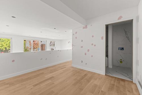 Mezzanine - 7592 Rue St-André, Montréal (Villeray/Saint-Michel/Parc-Extension), QC - Indoor Photo Showing Other Room