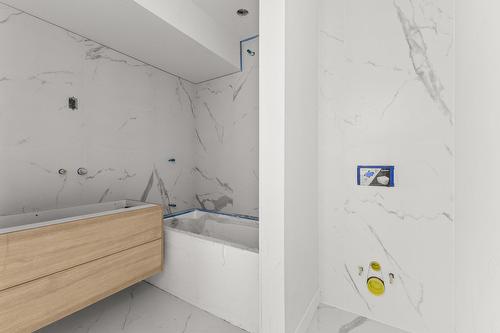 Bathroom - 7592 Rue St-André, Montréal (Villeray/Saint-Michel/Parc-Extension), QC - Indoor