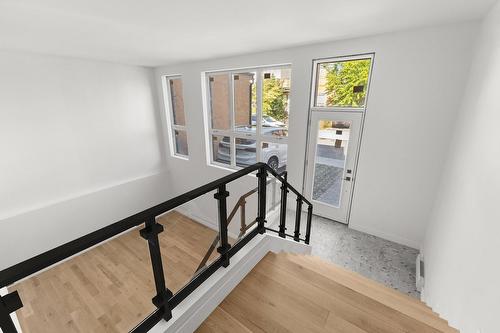 Staircase - 7592 Rue St-André, Montréal (Villeray/Saint-Michel/Parc-Extension), QC - Indoor Photo Showing Other Room