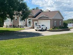 451 Ch. de La Gap  Notre-Dame-Du-Nord, QC J0Z 3B0