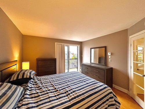 Chambre à coucher principale - 403-701 Mtée Des Pionniers, Terrebonne (Lachenaie), QC - Indoor Photo Showing Bedroom