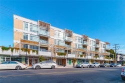 209-1916 Oak Bay Ave  Victoria, BC V8R 0B1