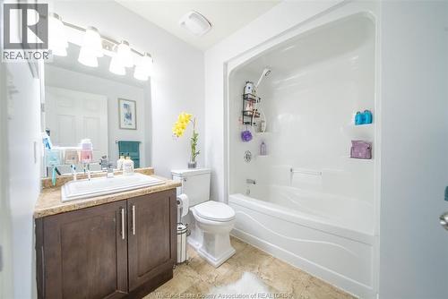 1168 Ivanhill Avenue, Windsor, ON - Indoor Photo Showing Bathroom