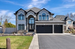 7 Bernini Court  Hamilton, ON L9B 0C7