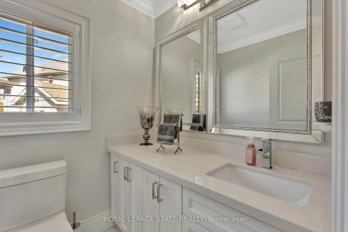7 Bernini Court, Hamilton, ON - Indoor Photo Showing Bathroom