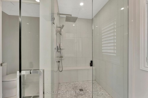 7 Bernini Court, Hamilton, ON - Indoor Photo Showing Bathroom