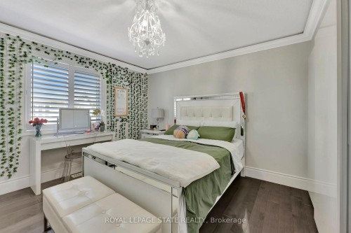 7 Bernini Court, Hamilton, ON - Indoor Photo Showing Bedroom