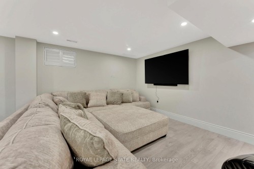 7 Bernini Court, Hamilton, ON - Indoor Photo Showing Basement
