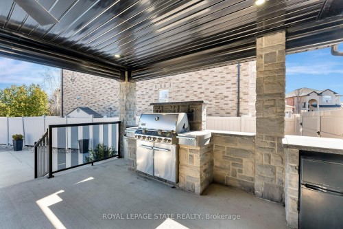 7 Bernini Court, Hamilton, ON - Outdoor With Exterior