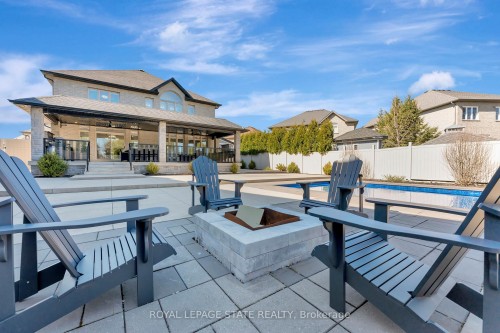 7 Bernini Court, Hamilton, ON - Outdoor With In Ground Pool With Deck Patio Veranda