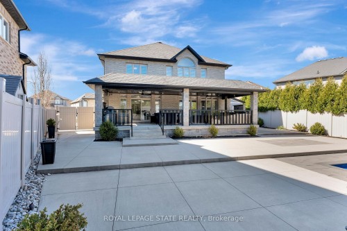 7 Bernini Court, Hamilton, ON - Outdoor