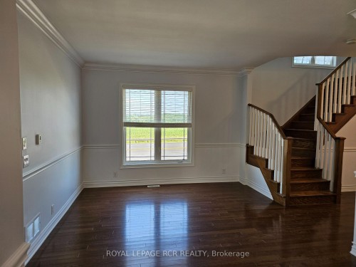 40 Thatcher Crescent, East Gwillimbury, ON - Indoor Photo Showing Other Room